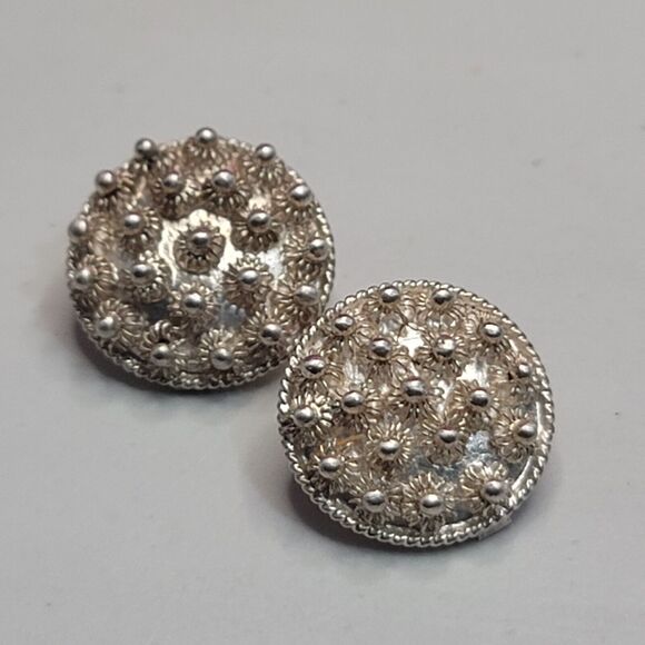 Vintage Sterling Silver Flower Clip On Earrings - Picture 6 of 11
